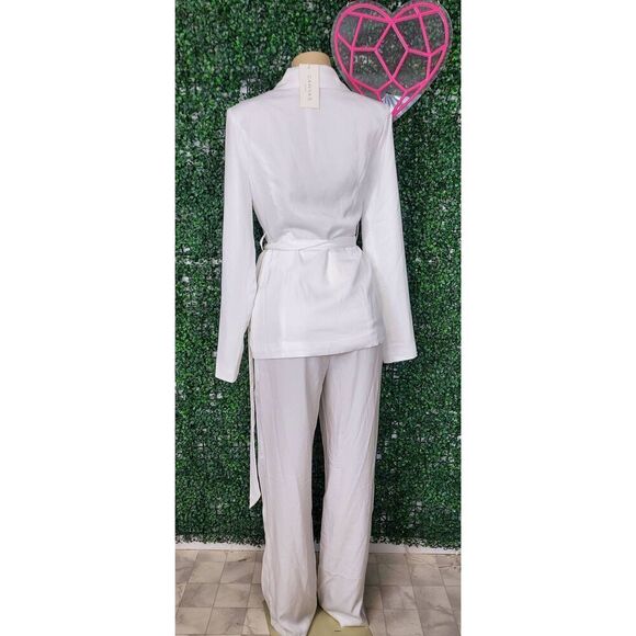 Angela Bassett 2 piece satin suit - Picture 2 of 8